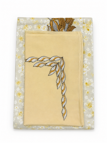 Set Tessuto Makhawir Dubai Beige e Oro con Ricamo - immagine prodotto su sfondo bianco