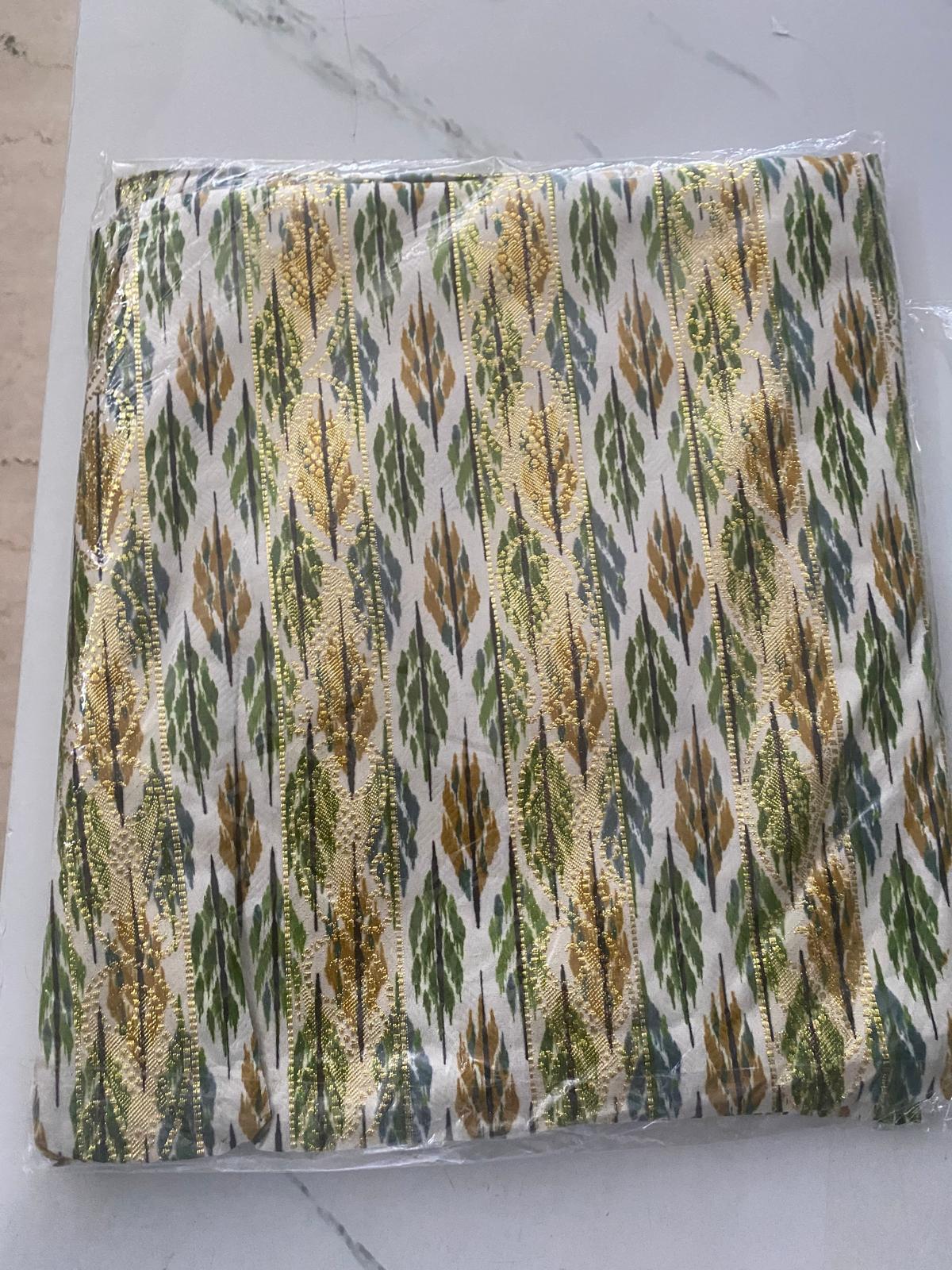 Coupon Tessuto 3 Metri Verde Bianco con Motivo Ikat Oro - tessuto da 3 metri