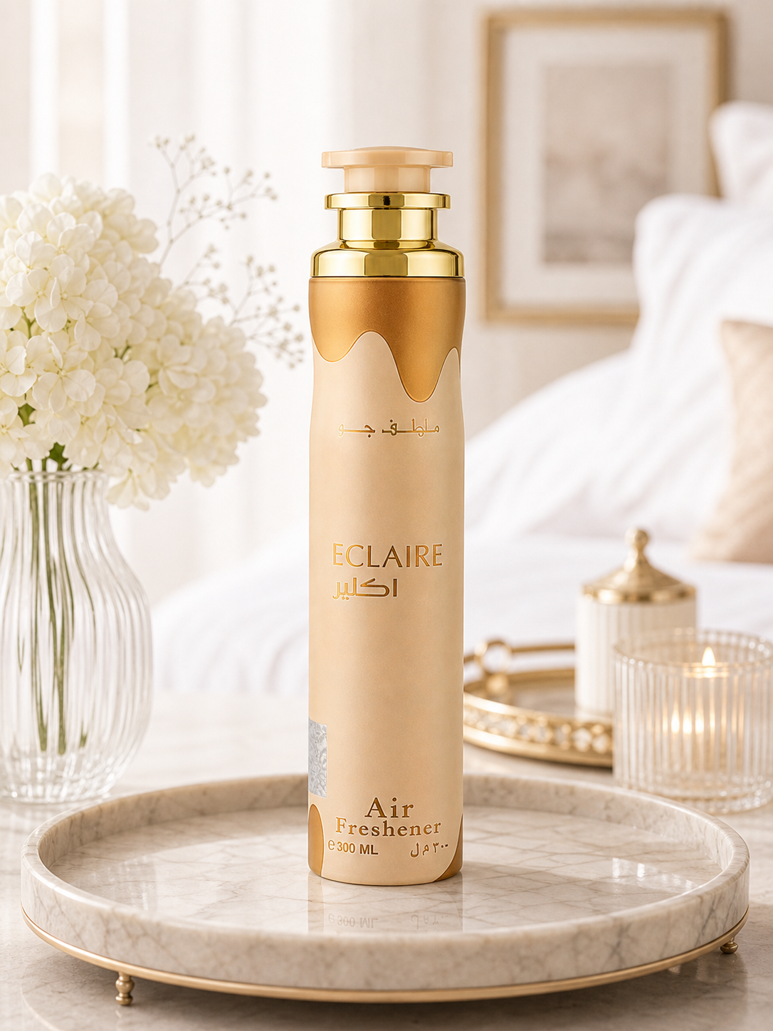 Eclaire Lattafa air freshener 300 ml crema oro in camera luminosa premium